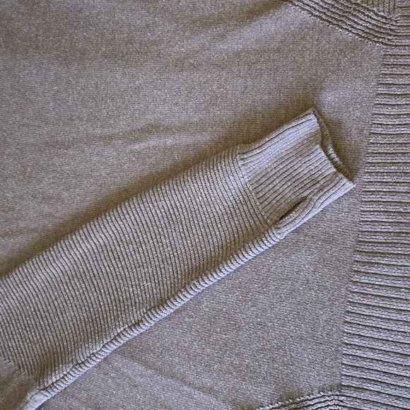 Sweater - Picture 4 of 6